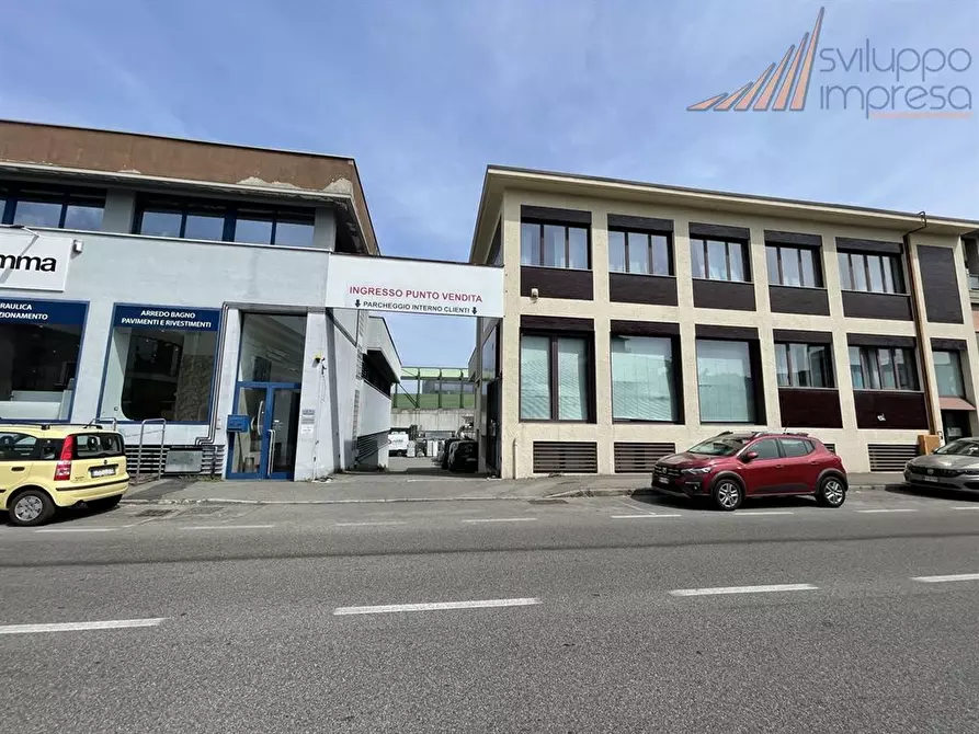 Immagine 9 di Ufficio in vendita  in Via Luigi Cadorna 35 a Cormano