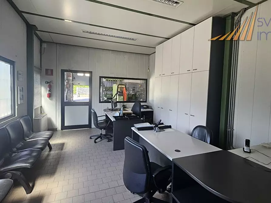 Immagine 1 di Capannone industriale in affitto  in Via Grazia Deledda 15 a Pioltello