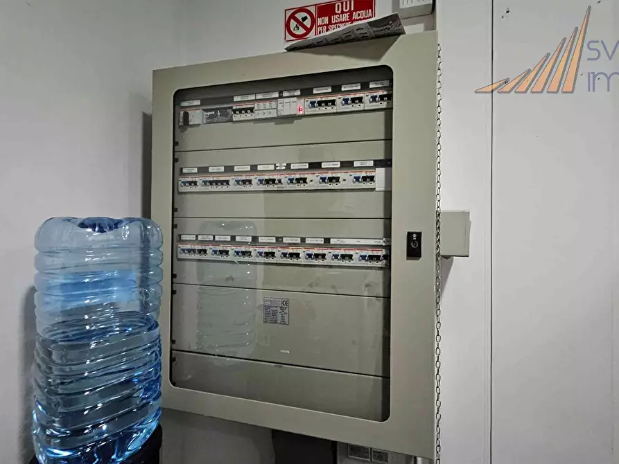 Immagine 5 di Capannone industriale in affitto  a Peschiera Borromeo