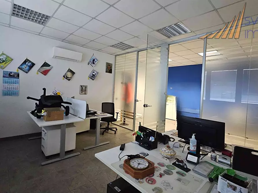 Immagine 2 di Capannone industriale in affitto  a Peschiera Borromeo