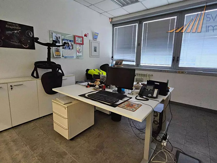 Immagine 1 di Capannone industriale in affitto  a Peschiera Borromeo