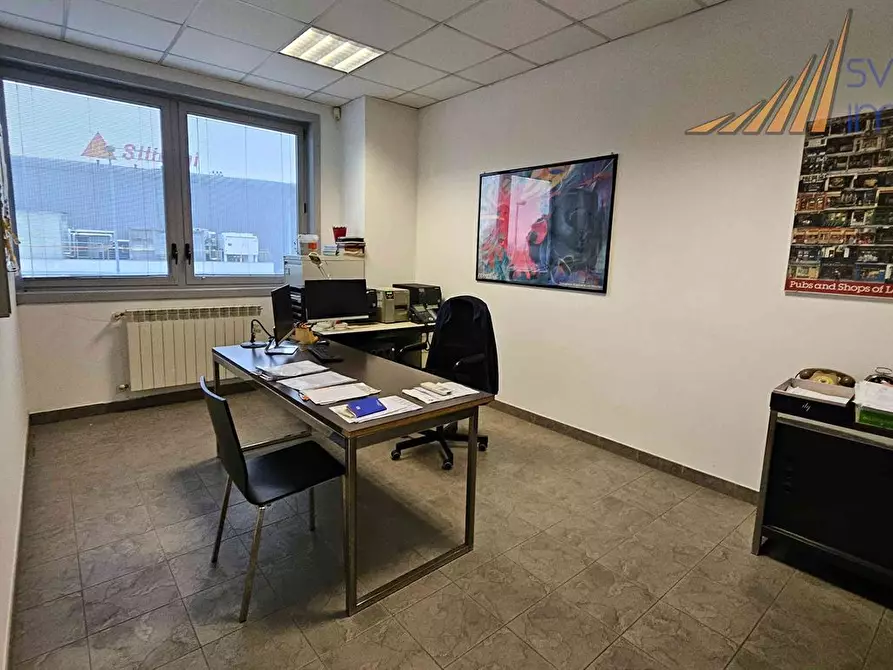 Immagine 4 di Capannone industriale in affitto  a Peschiera Borromeo