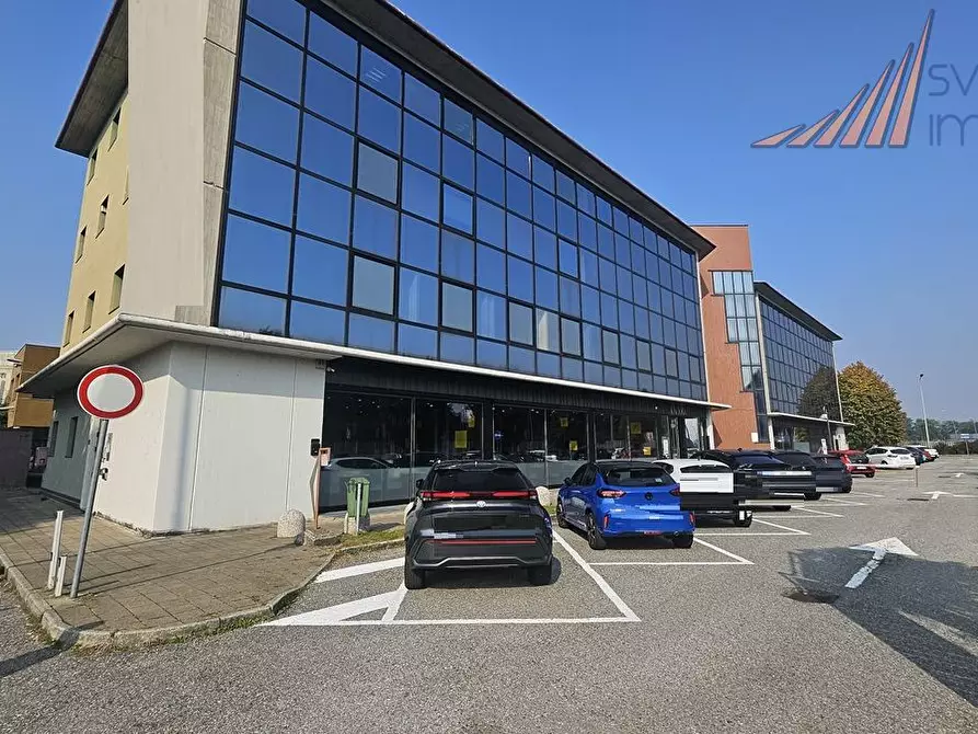 Immagine 8 di Negozio in vendita  in Via Artigianato 2/B a Carugate