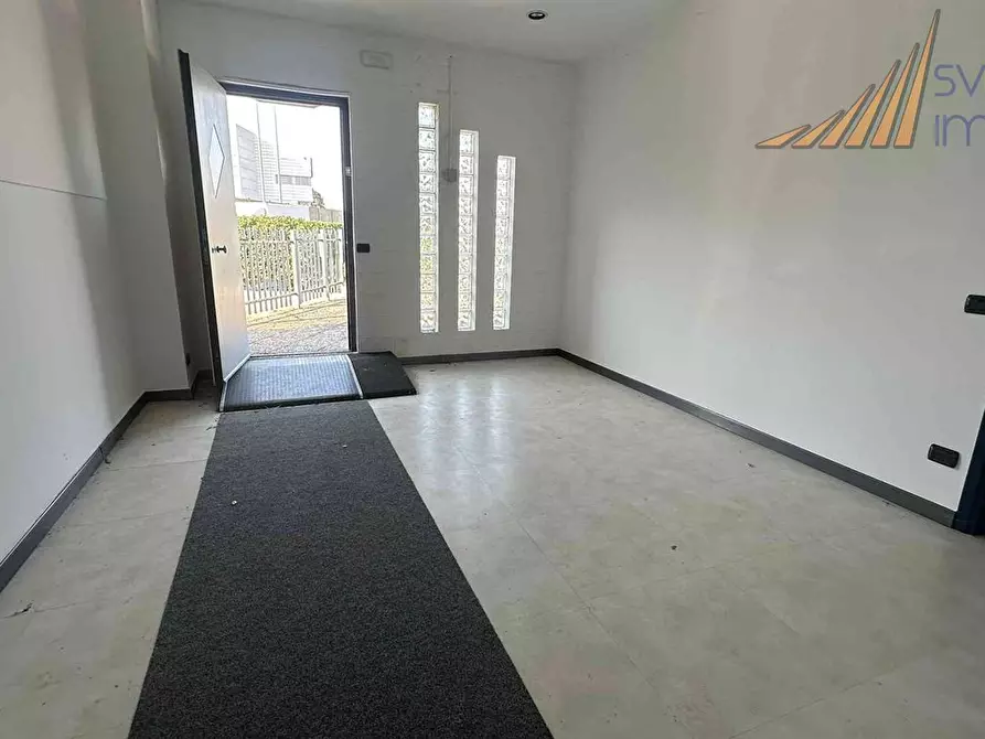 Immagine 2 di Ufficio in affitto  in Via Umberto Boccioni 3 a Monza