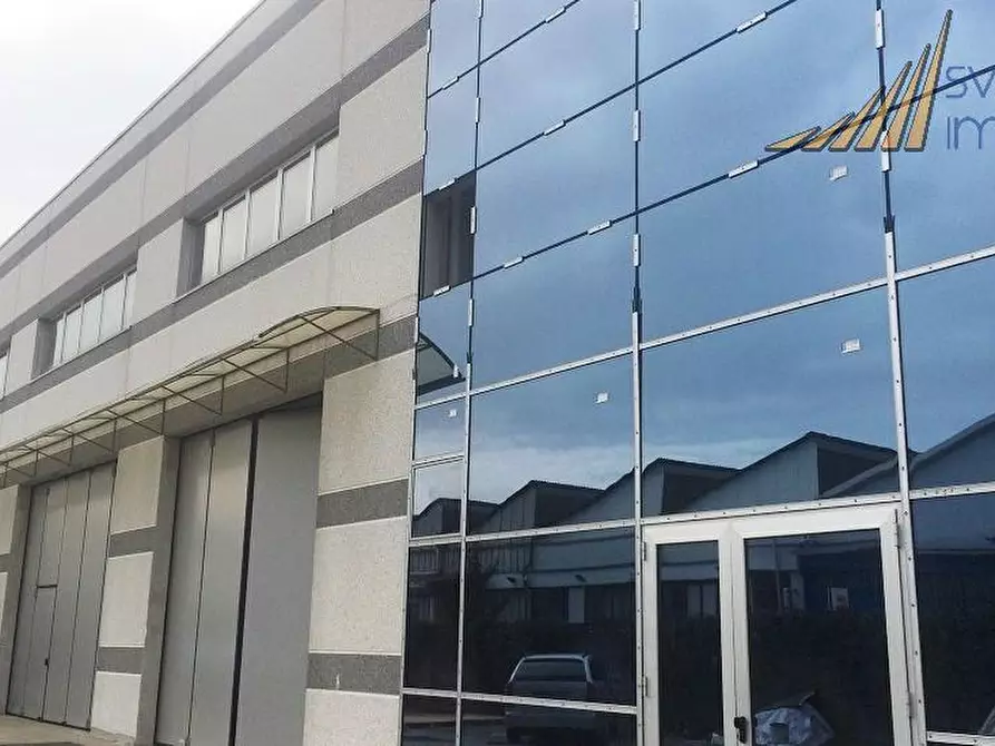 Immagine 1 di Capannone industriale in affitto  in via Caravaggio 28 a Desio
