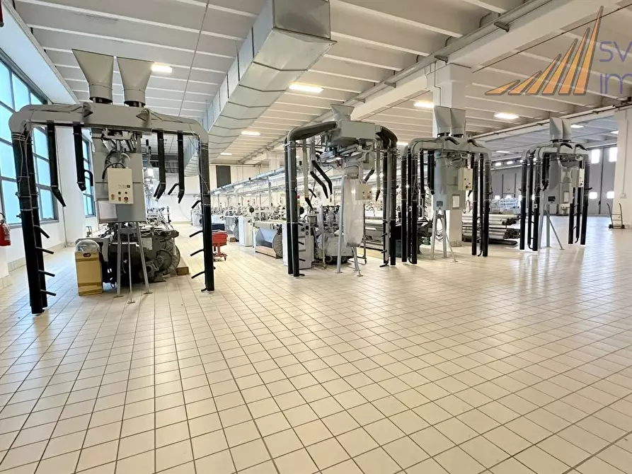 Immagine 3 di Stabile in vendita  in via Norma Cossetto 6/8 a Villasanta