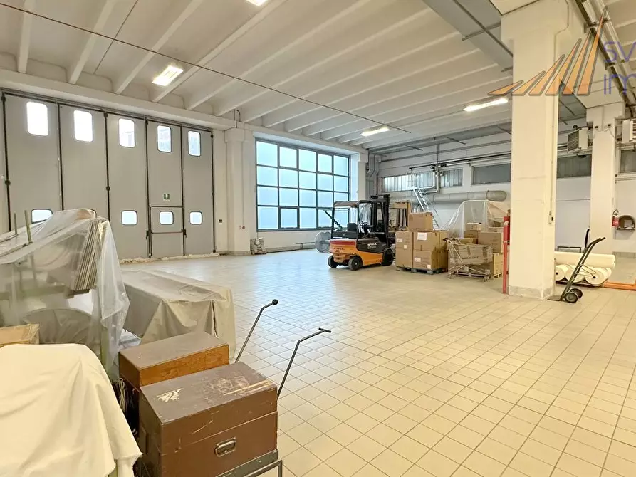 Immagine 9 di Stabile in vendita  in via Norma Cossetto 6/8 a Villasanta