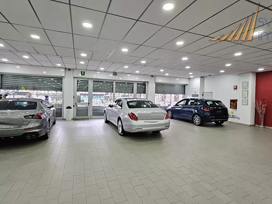 Immagine 5 di Negozio in vendita  in VIA FRATELLI CASIRAGHI 237 a Sesto San Giovanni