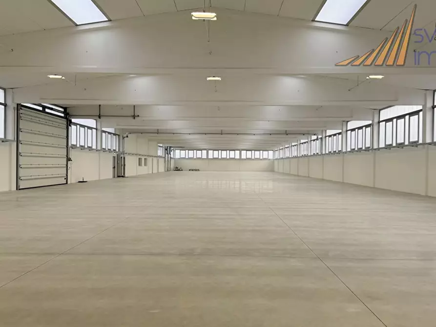 Immagine 9 di Capannone industriale in vendita  in via Brunati 7 a Giussano
