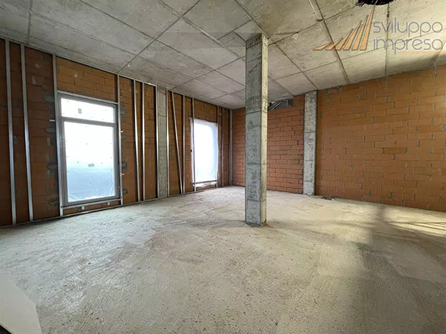 Immagine 7 di Negozio in affitto  in via Alda Merini a Novate Milanese