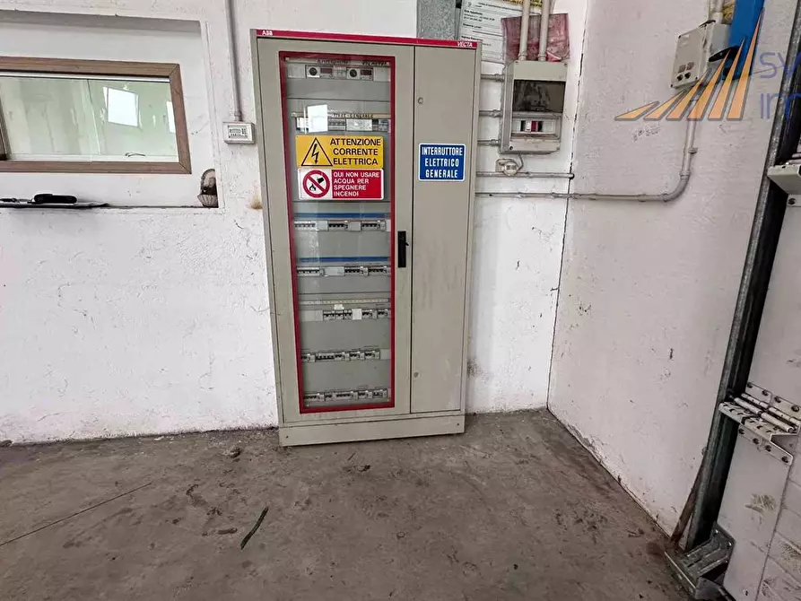 Immagine 1 di Capannone industriale in affitto  in VIA VIGNONE 53 a Seveso