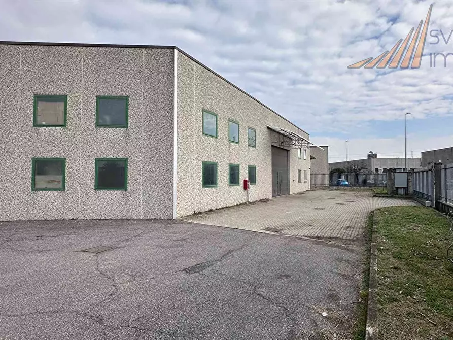 Immagine 2 di Capannone industriale in affitto  in VIA VIGNONE 53 a Seveso