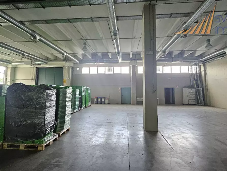 Immagine 4 di Capannone industriale in affitto  in Via Michelangelo Buonarroti 38 a Cologno Monzese