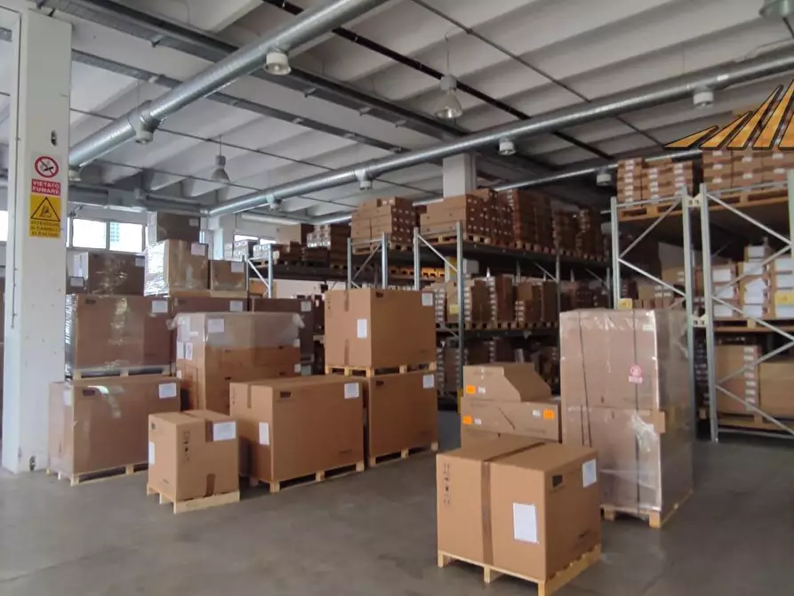 Immagine 9 di Capannone industriale in affitto  in Via Michelangelo Buonarroti 38 a Cologno Monzese