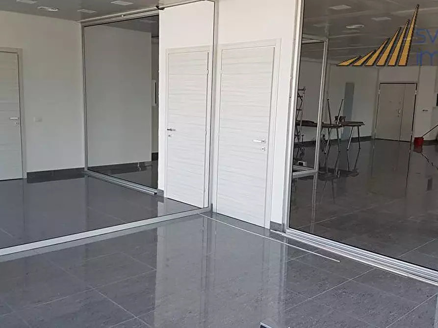 Immagine 1 di Ufficio in affitto  in via Caravaggio 28 a Desio