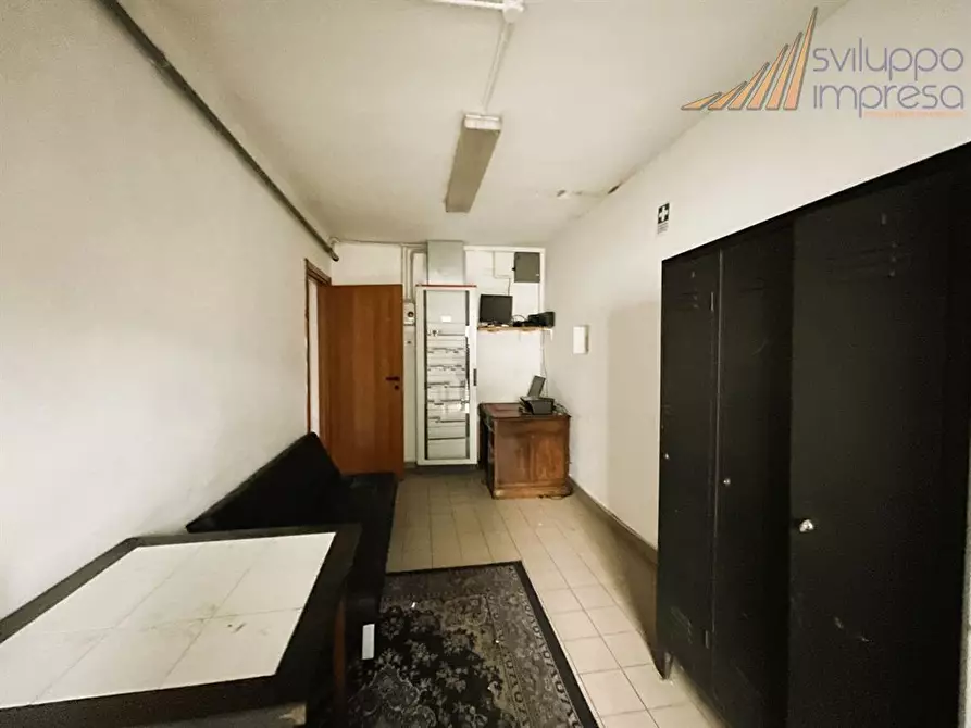 Immagine 8 di Negozio in vendita  in via Leonardo da Vinci 40 a Senago