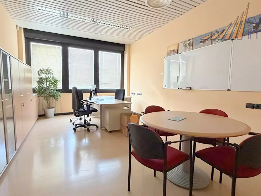 Immagine 7 di Ufficio in affitto  a Cormano
