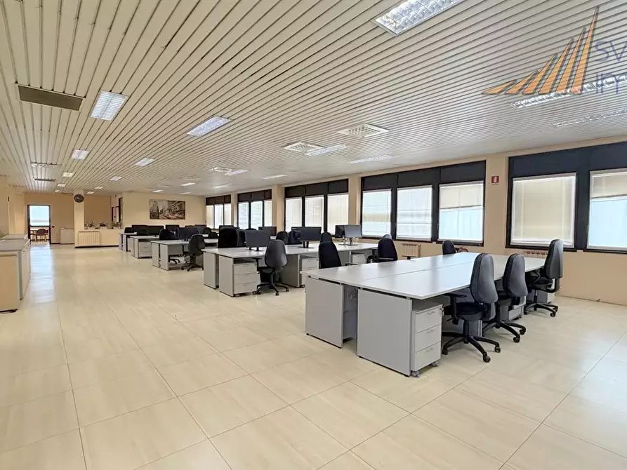 Immagine 1 di Ufficio in affitto  a Cormano