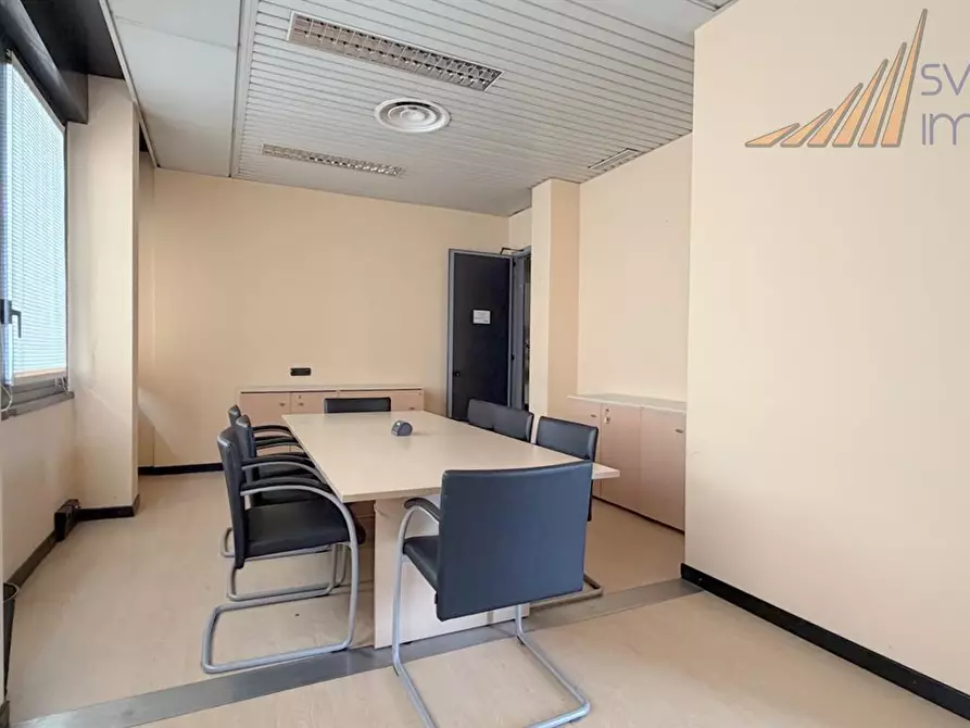 Immagine 3 di Ufficio in affitto  a Cormano