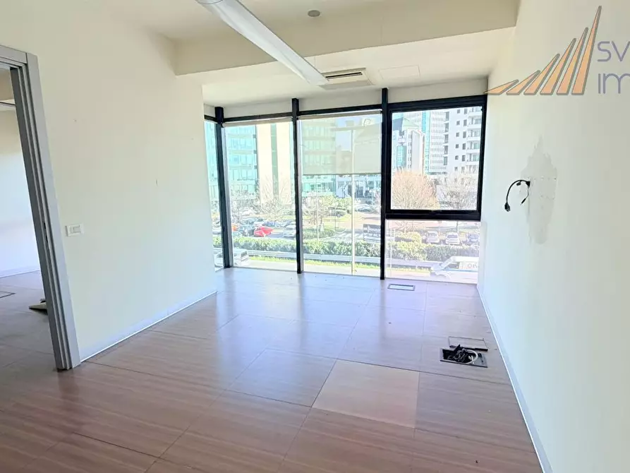 Immagine 4 di Ufficio in affitto  in via Milano 102 a Vimercate