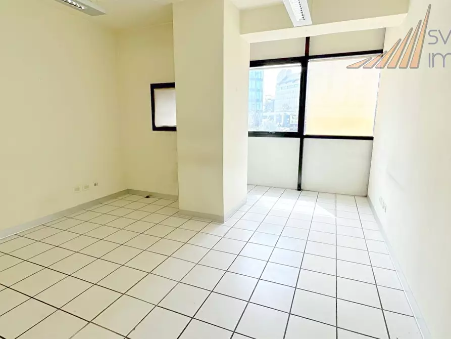Immagine 9 di Ufficio in affitto  in via Milano 102 a Vimercate