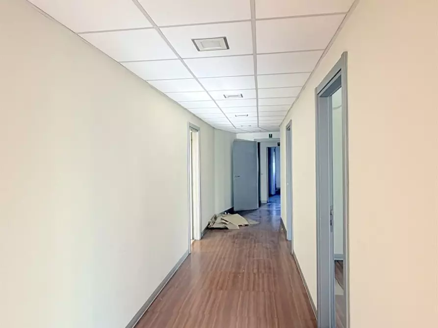 Immagine 3 di Ufficio in affitto  in via Milano 102 a Vimercate