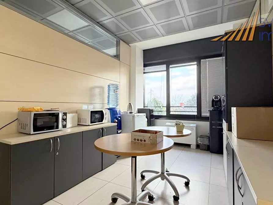 Immagine 8 di Ufficio in affitto  in Via Cadorna 69 a Vimodrone