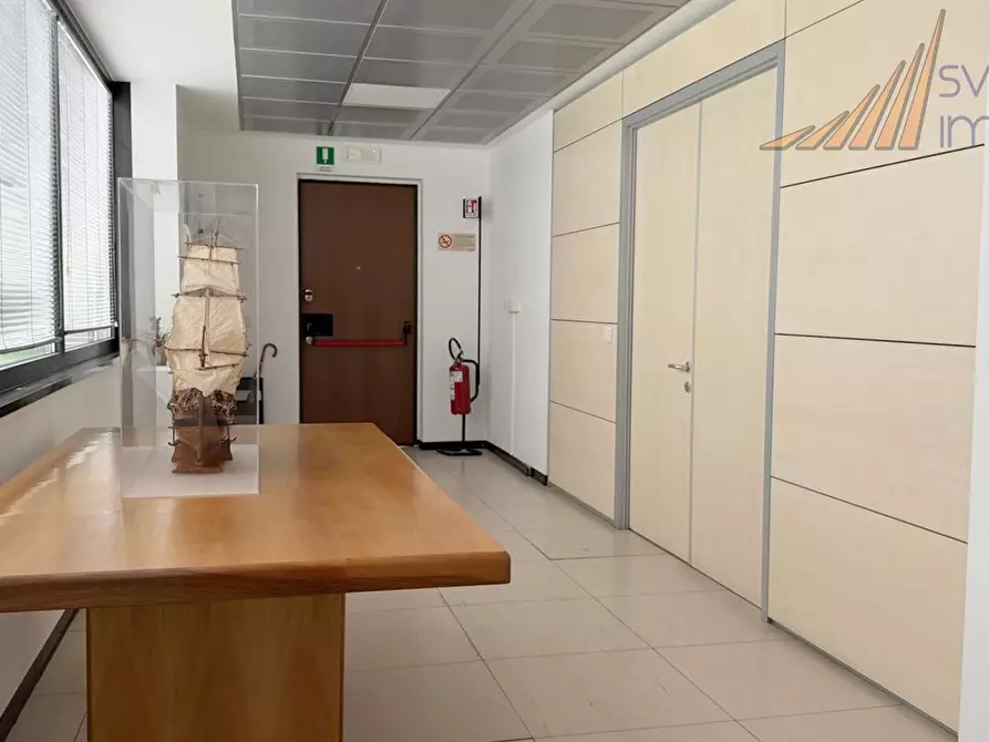 Immagine 3 di Ufficio in affitto  in Via Cadorna 69 a Vimodrone