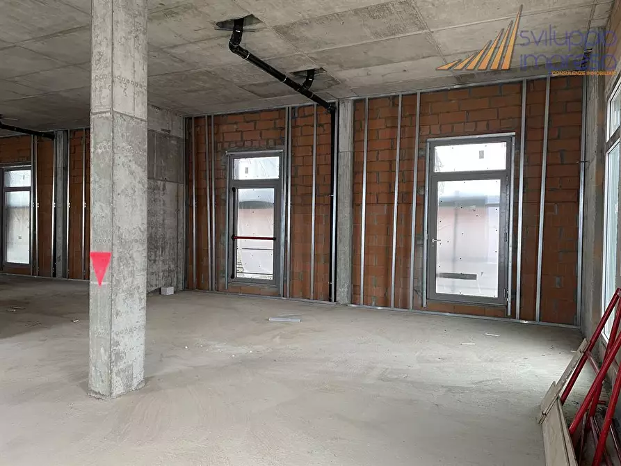 Immagine 4 di Negozio in affitto  in Via Longarone 18 a Milano