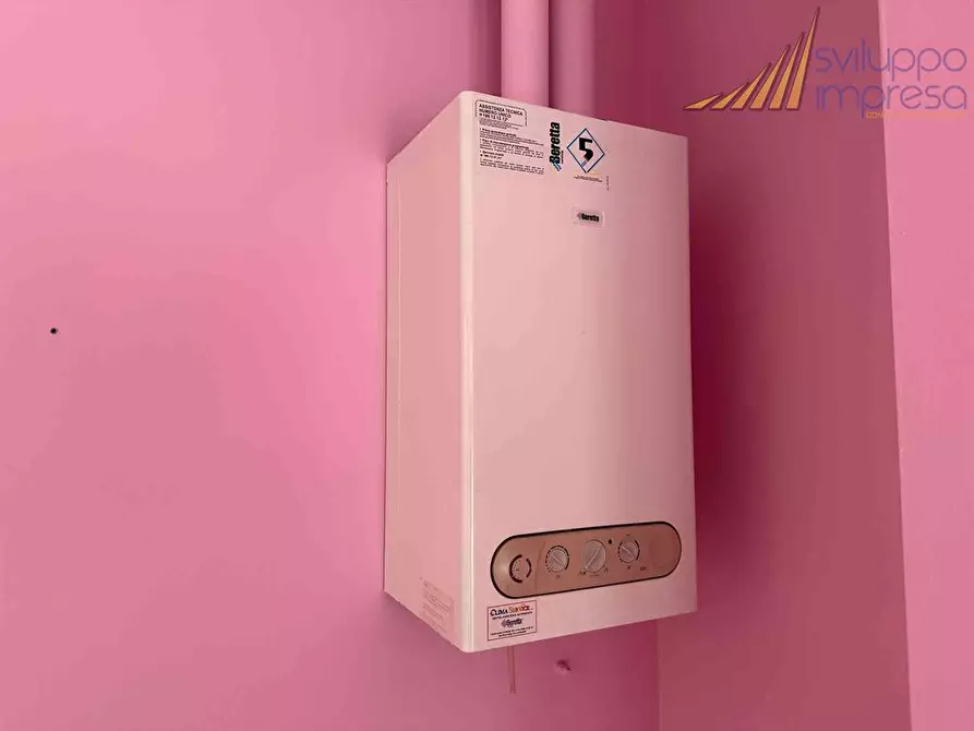 Immagine 3 di Negozio in affitto  in Piazza Monsignor Biella snc a Seregno