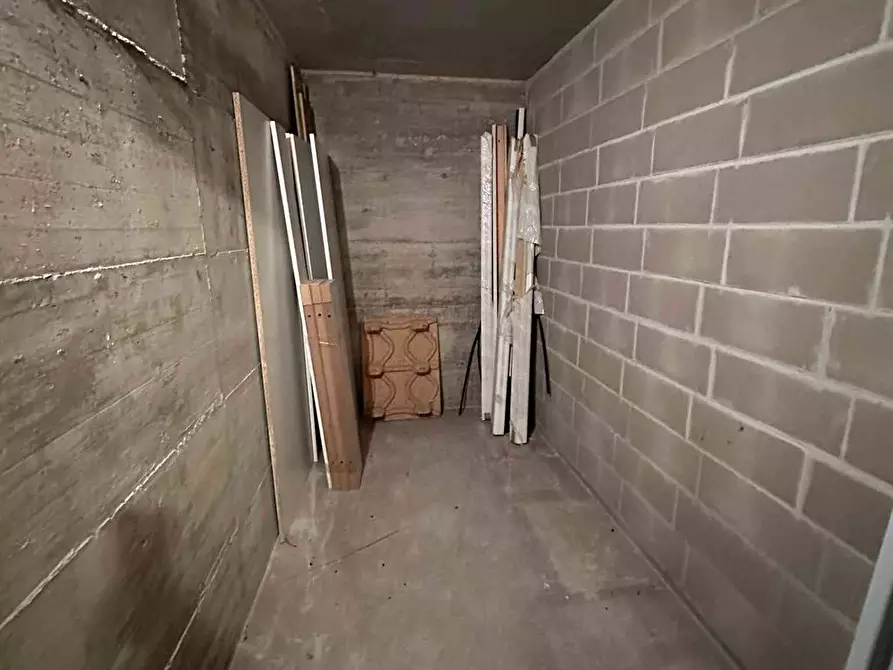 Immagine 4 di Negozio in affitto  in Piazza Monsignor Biella snc a Seregno