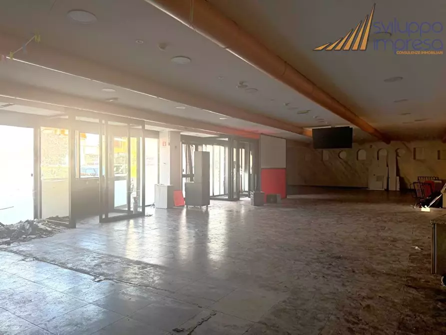 Immagine 1 di Negozio in affitto  in Via Catelletto 52 a Paderno Dugnano