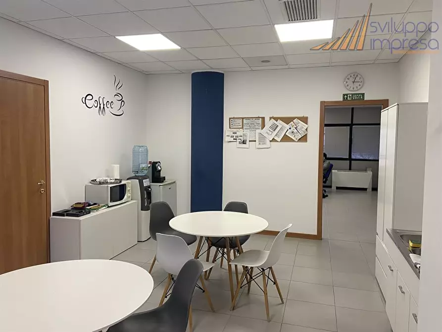 Immagine 4 di Ufficio in vendita  in piazza Giorgio la Pira 4 a Lissone