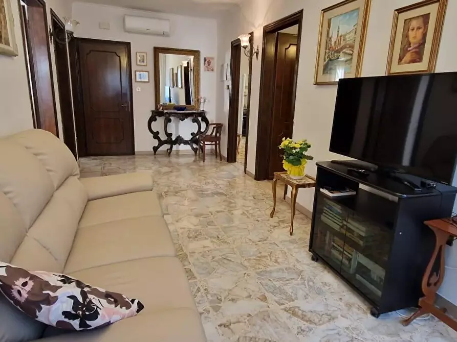 Immagine 2 di Casa indipendente in vendita  a Chioggia