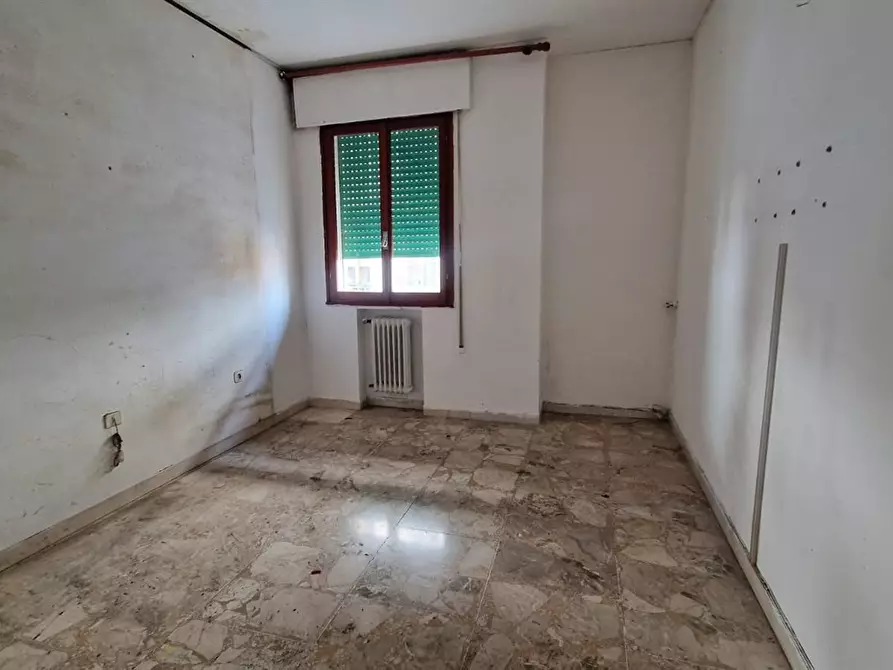 Immagine 2 di Appartamento in vendita  in via bellemo a Chioggia