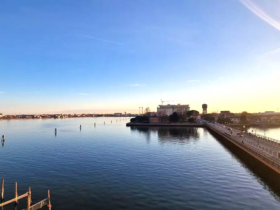 Immagine 3 di Appartamento in vendita  in VIALE DELLA REPUBBLICA 75 a Chioggia