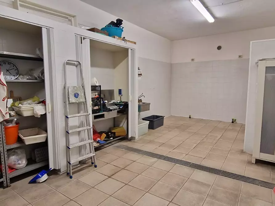 Immagine 3 di Magazzino in vendita  in RIONE SAN GIACOMO a Chioggia