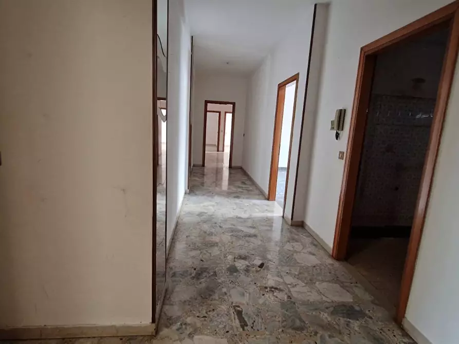 Immagine 3 di Appartamento in vendita  in via bellemo a Chioggia