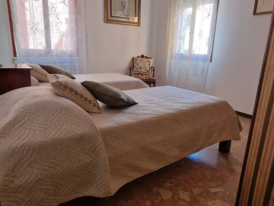 Immagine 5 di Appartamento in vendita  in CORSO DEL POPOLO a Chioggia