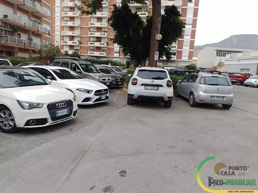 Immagine 2 di Posto auto in vendita  in Largo Strasburgo a Palermo