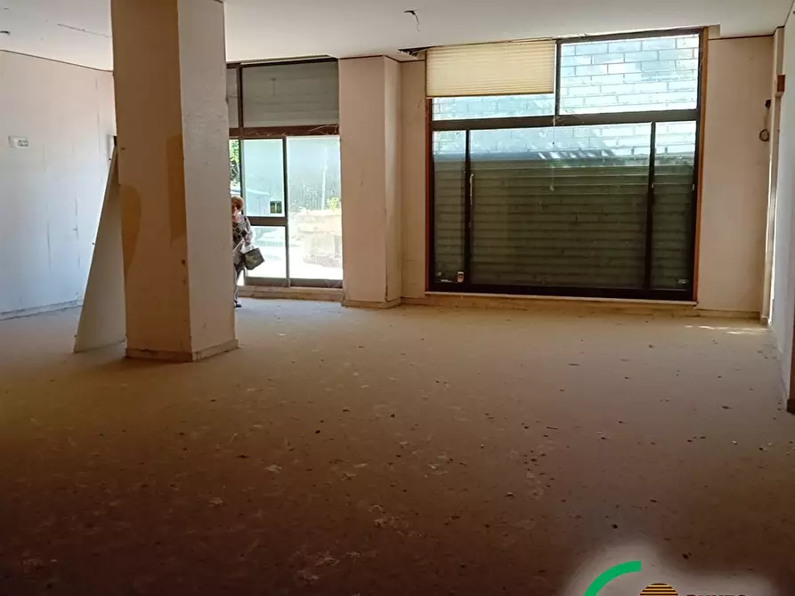 Immagine 3 di Negozio in vendita  in Via Aurelio Francesco Di Bella a Palermo