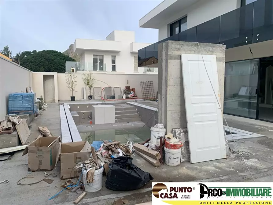 Immagine 1 di Villa in vendita  in Via Tommaso Natale a Palermo