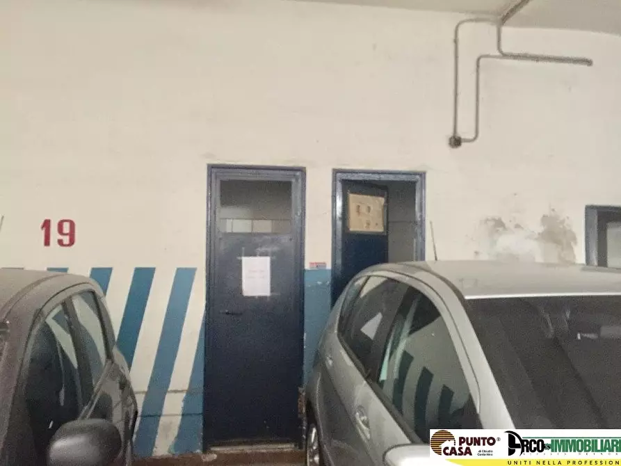 Immagine 2 di Locale commerciale in vendita  in Via Vincenzo  Di Marco a Palermo