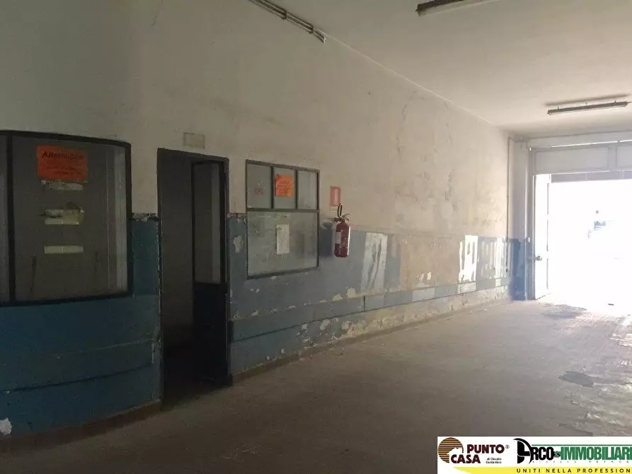 Immagine 5 di Locale commerciale in vendita  in Via Vincenzo  Di Marco a Palermo