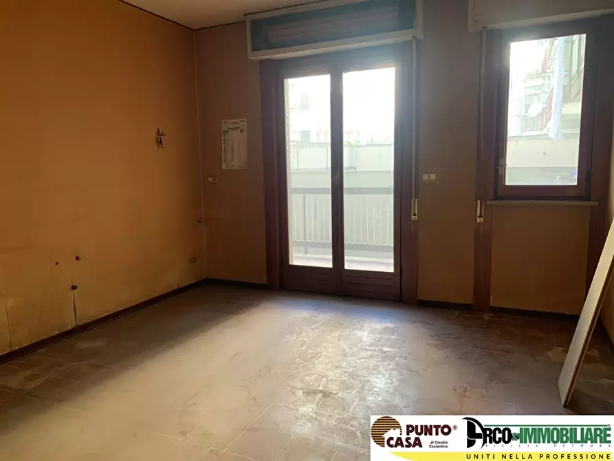 Immagine 1 di Appartamento in vendita  in Via Bernabei Ercole a Palermo