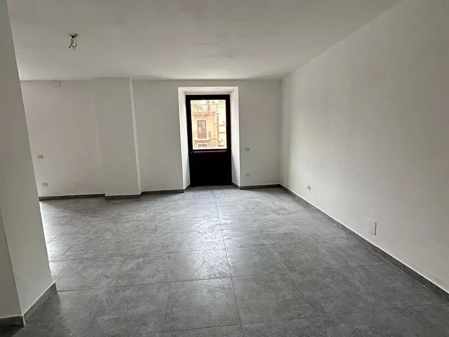Immagine 1 di Negozio in affitto  in Piazza Calogero Troia a Capaci