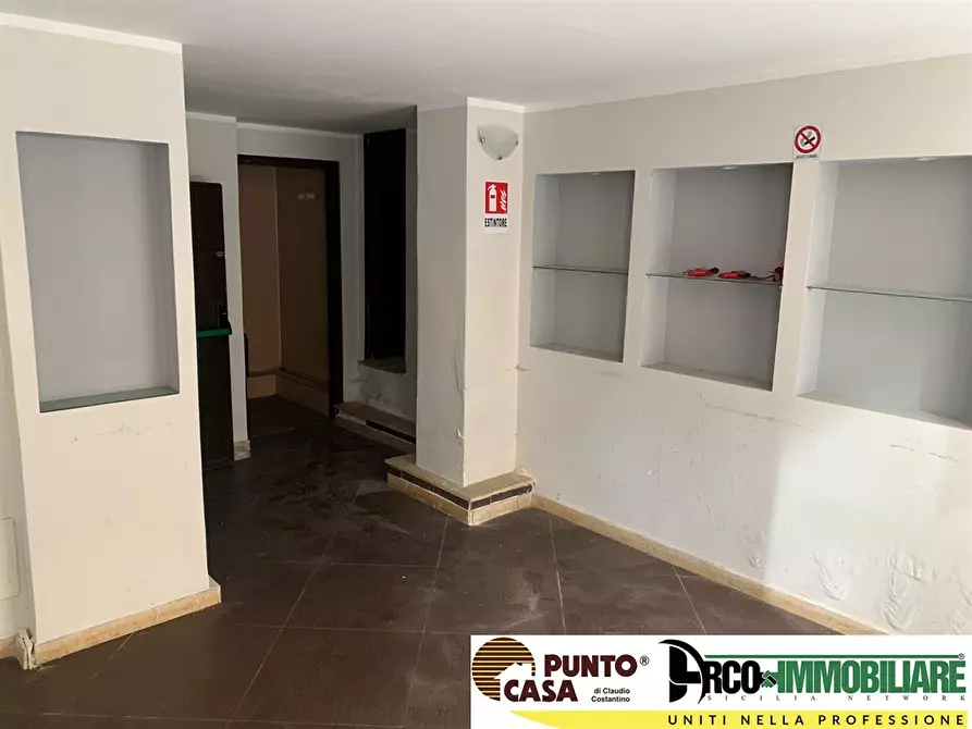 Immagine 3 di Negozio in vendita  in Via Giacomo Cusmano 22 a Palermo