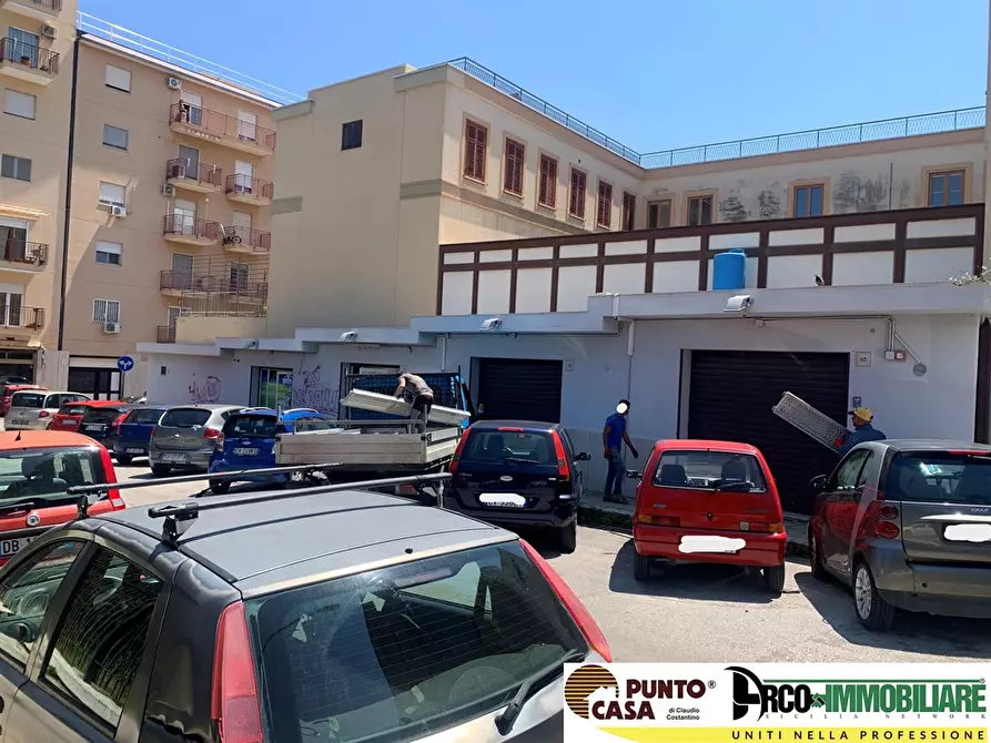 Immagine 9 di Negozio in vendita  in Via Francesco Speciale 83 a Palermo