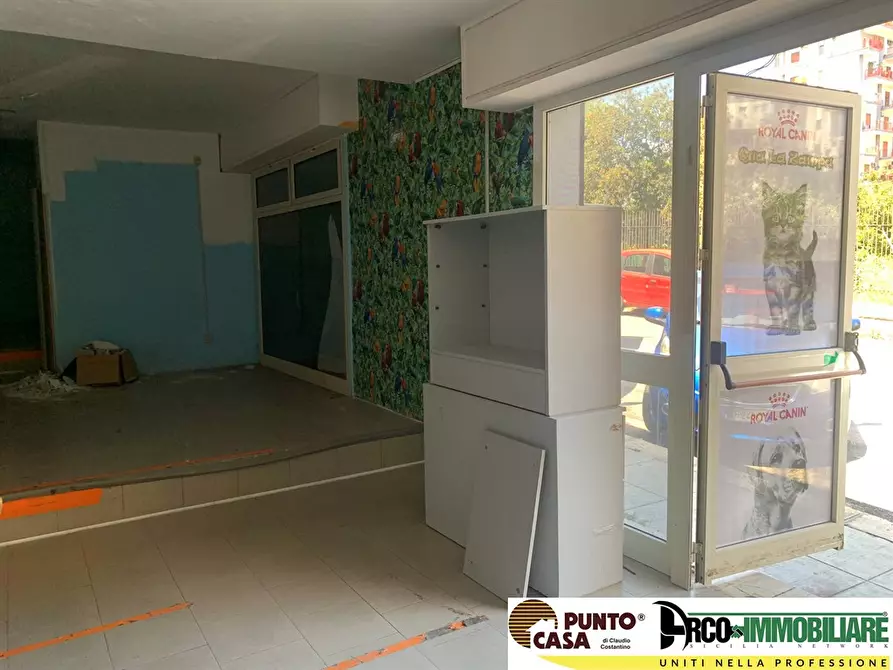 Immagine 2 di Negozio in vendita  in Via Francesco Speciale 83 a Palermo