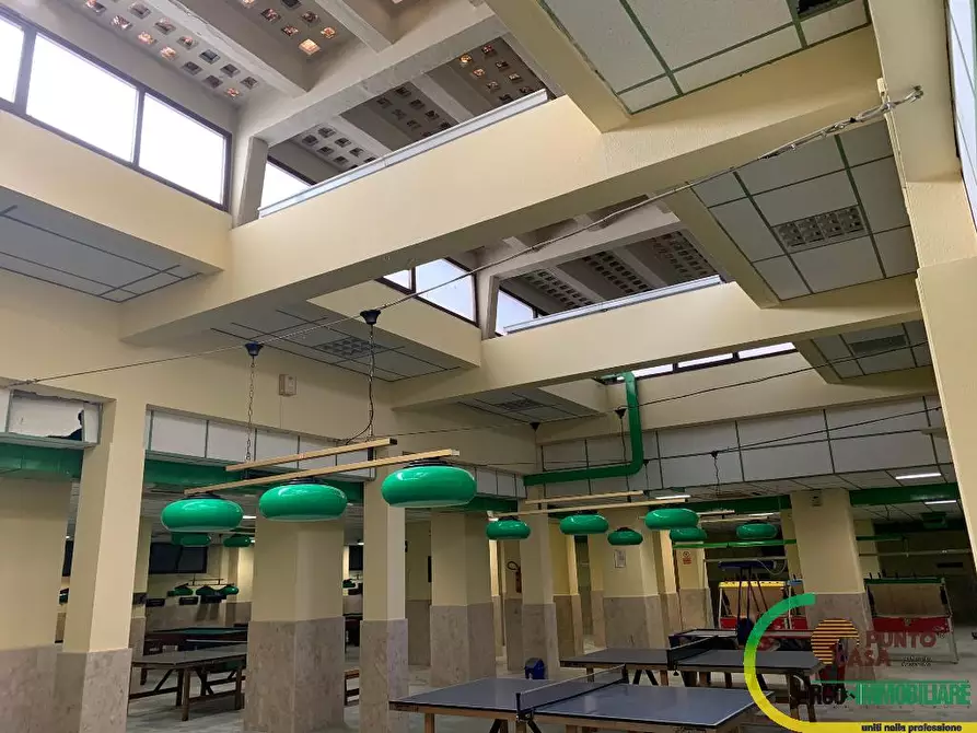 Immagine 9 di Magazzino in vendita  in Via Notarbartolo 2H a Palermo